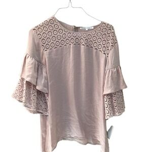 NWT Violet & Claire beautiful ruffle lace  top SZ Large
